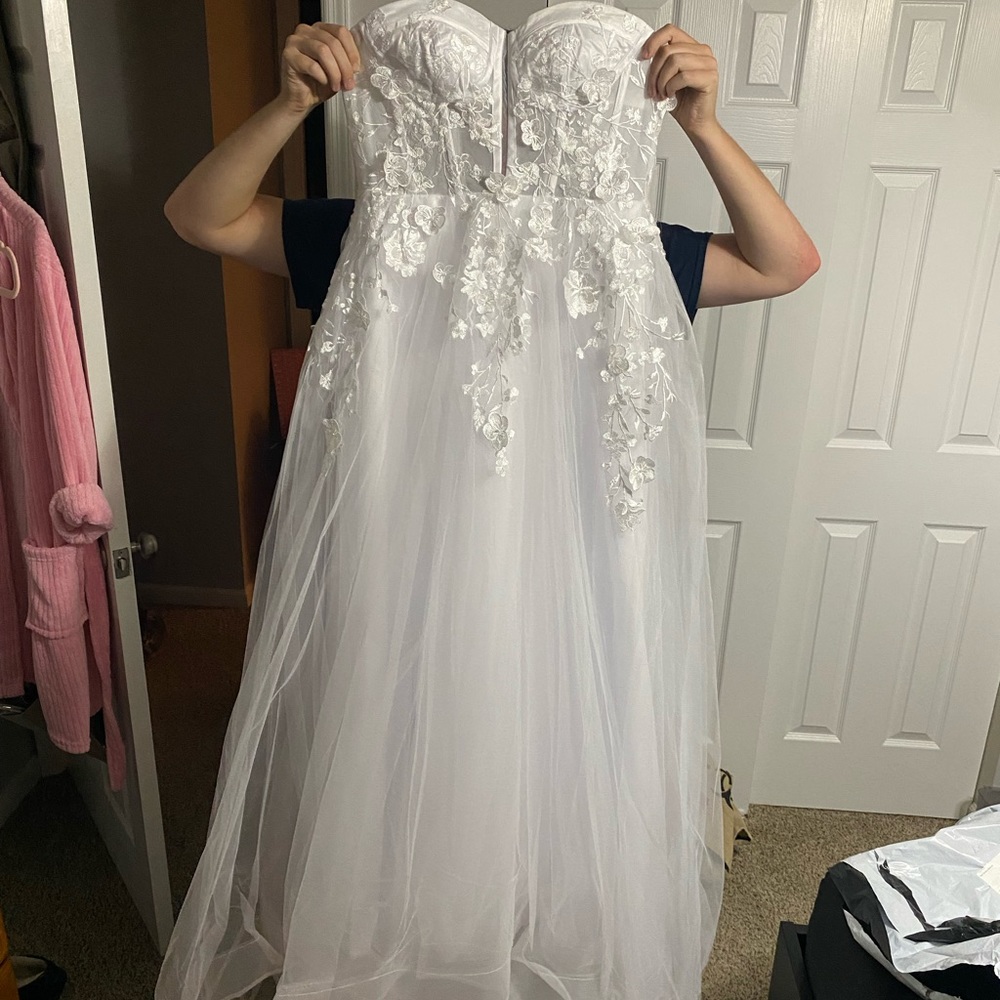 This beautiful boho wedding dress